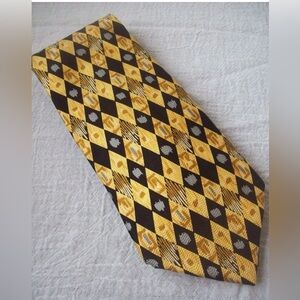 Vintage Bartender Silk Tie 
Cocktail Collection - Vodka
Yellow/Black 
100% Silk